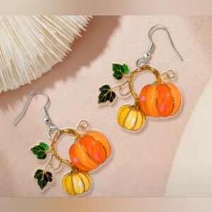 ♥️F 5/$20 Pumpkin Dangle Earrings for Fall